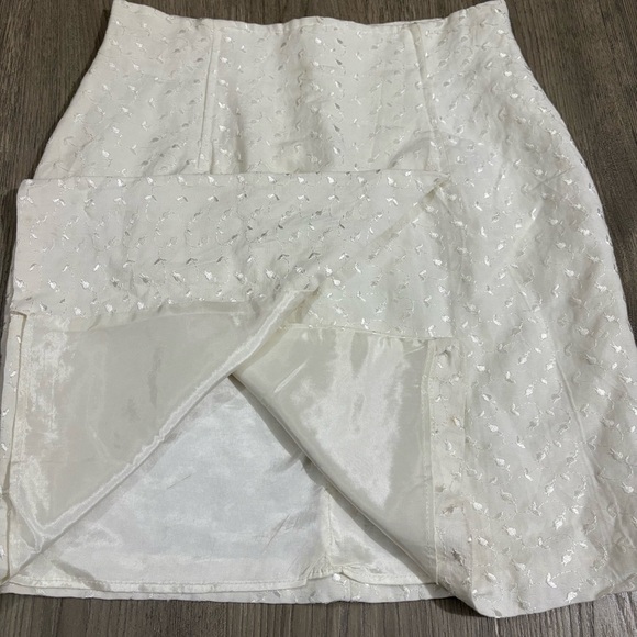 Vtg Cache White Linen Blend Embroidered Skirt Sz 12 Front Fold Slit Lined Preppy - Picture 3 of 9